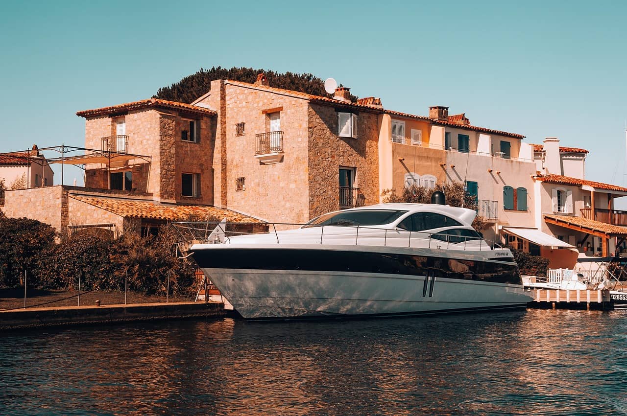 Yatch